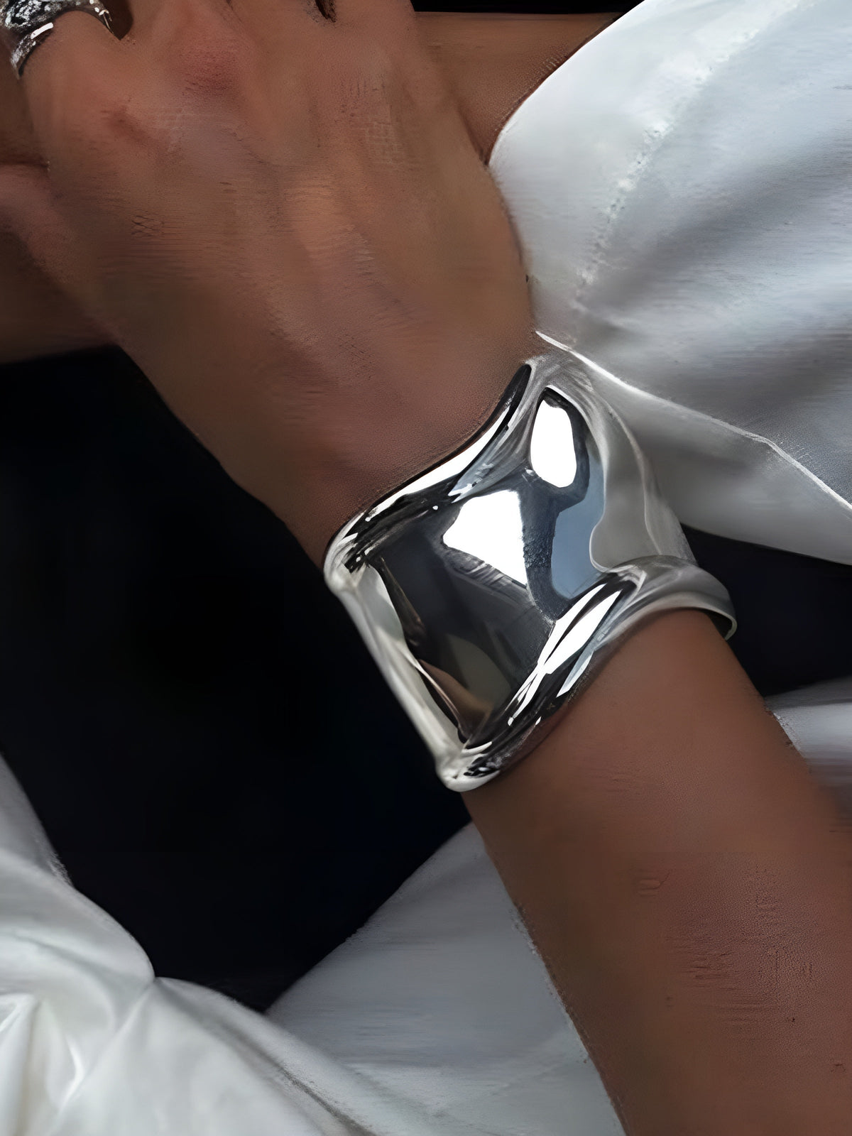 Metalik Geniş Manşet Bileklik Gümüş 6cm