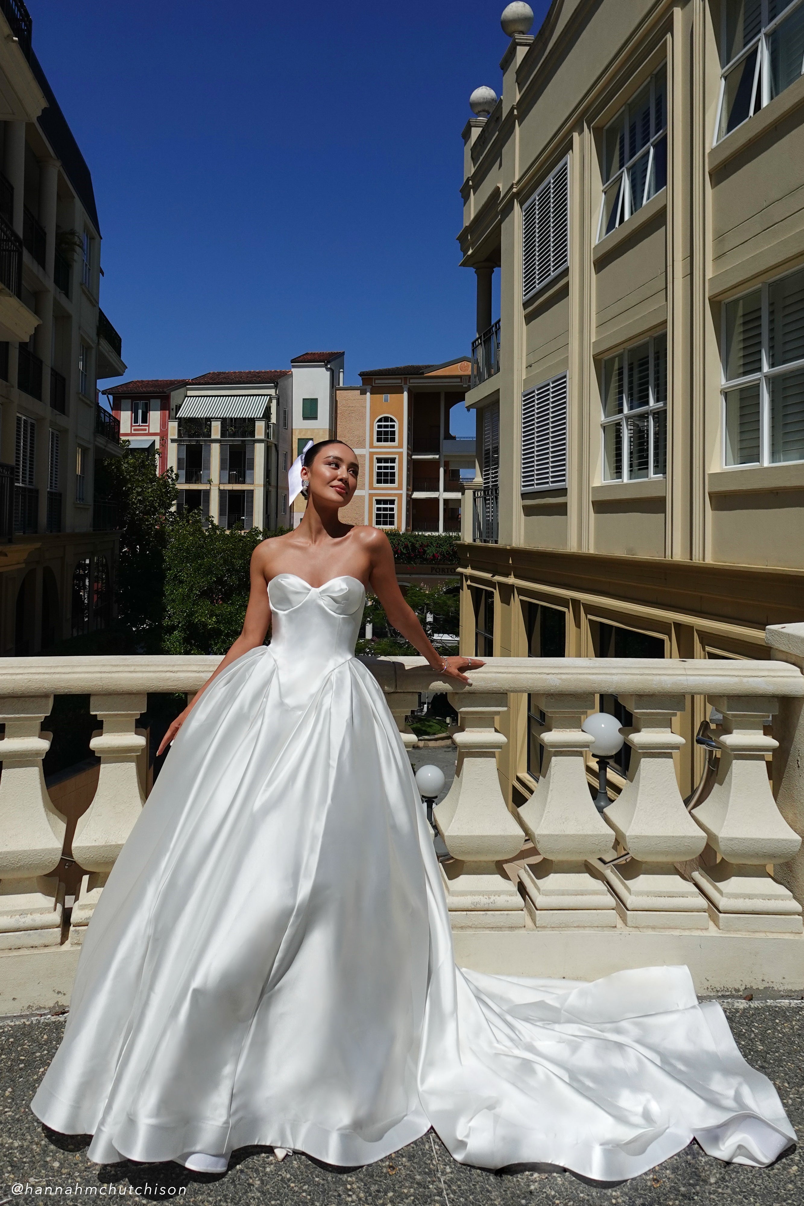 Delphine Saten Straplez Uzun Elbise - Beyaz