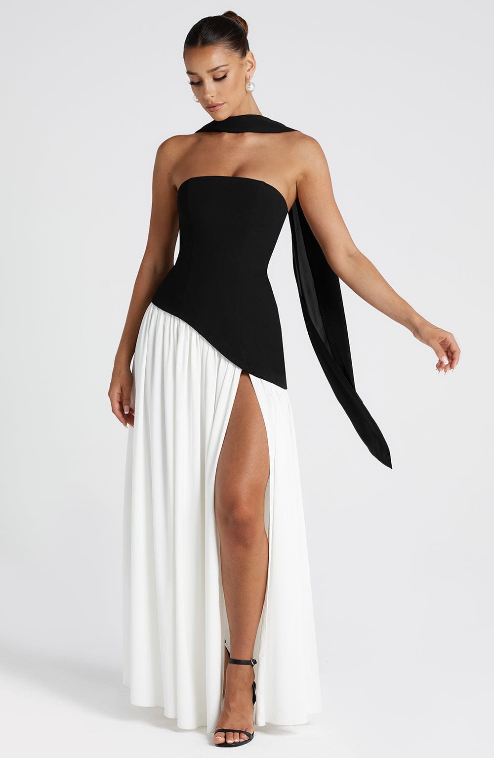 Maliyah Maxi Elbise - Siyah/Beyaz