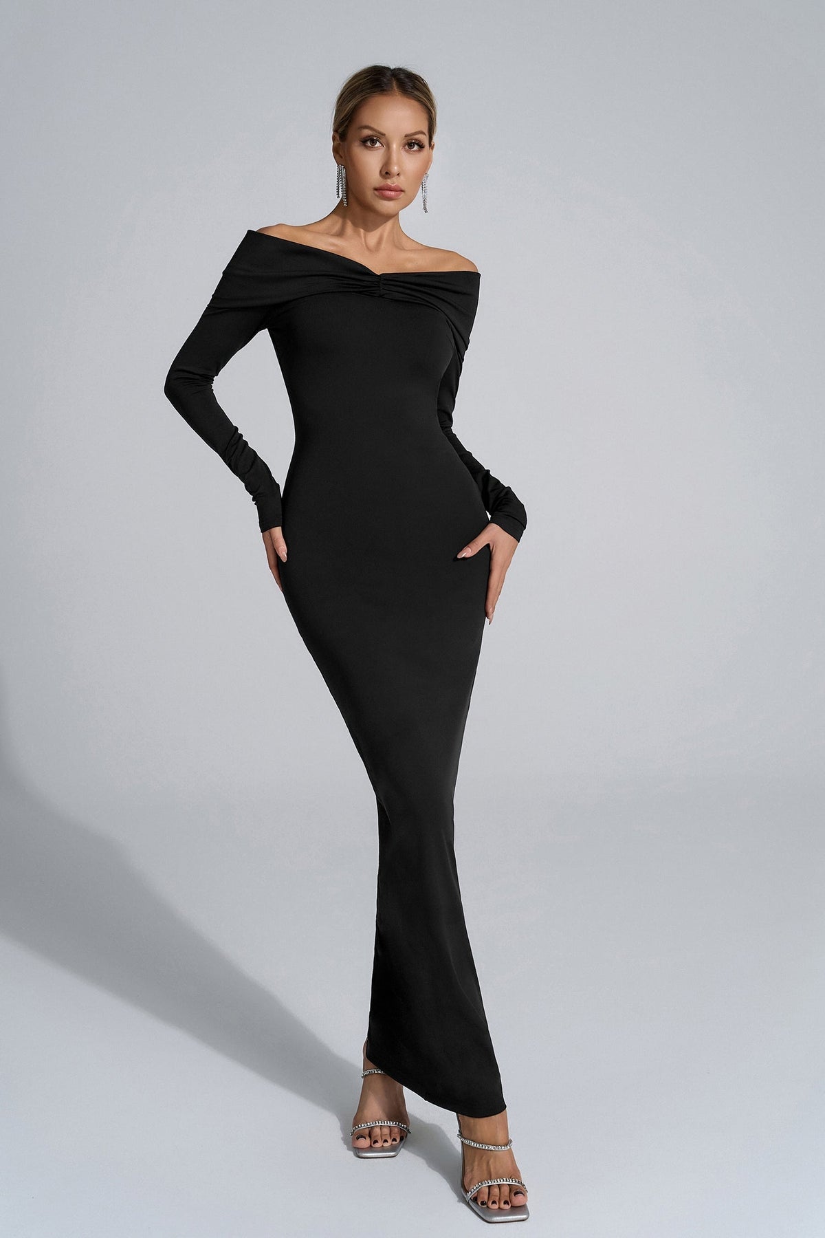 Isabella Siyah Uzun Kollu Bodycon Maxi Elbise