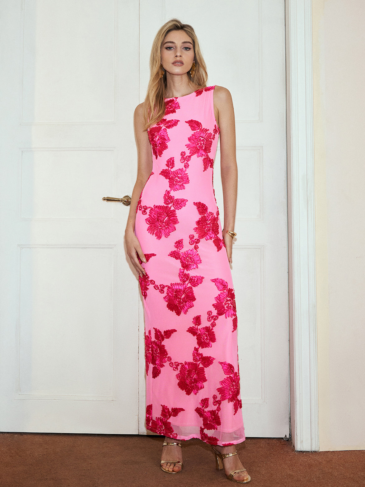 Romantik Çiçekli Kolsuz Maxi Abiye Elbise Pembe