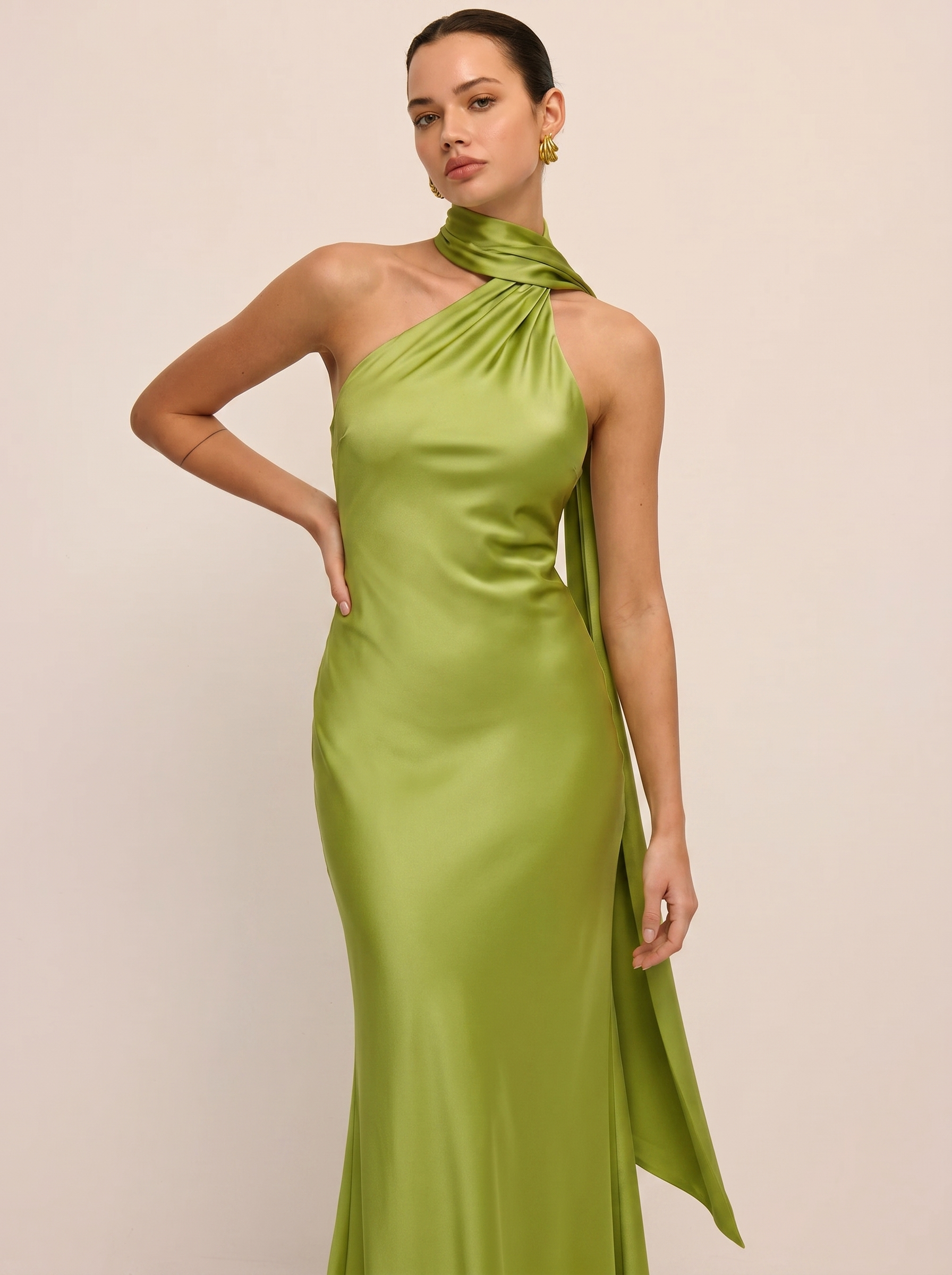 Sırtı Açık Saten Halter Abiye Elbise